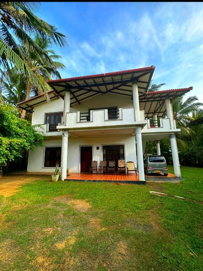 Royal Beach Villa Unawatuna Exterior foto