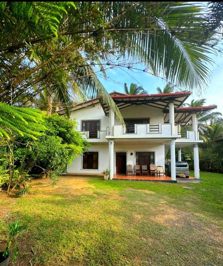 Royal Beach Villa Unawatuna Exterior foto