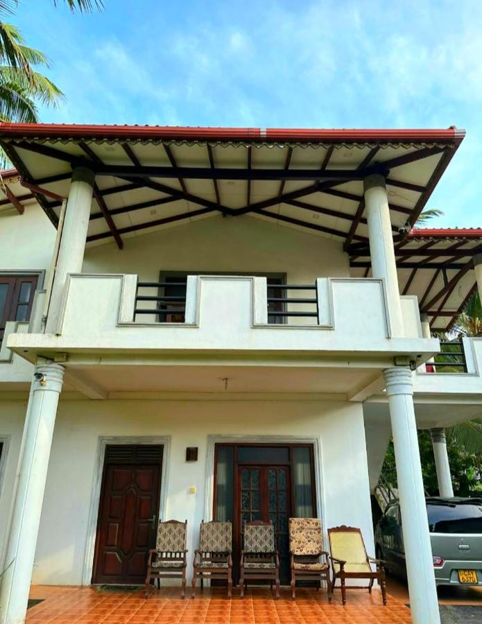 Royal Beach Villa Unawatuna Exterior foto