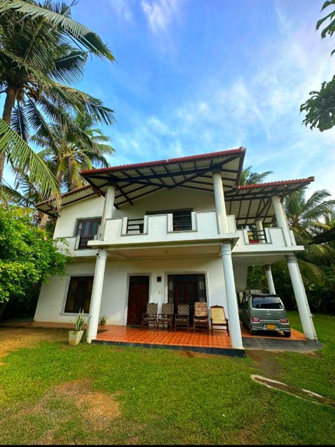 Royal Beach Villa Unawatuna Exterior foto