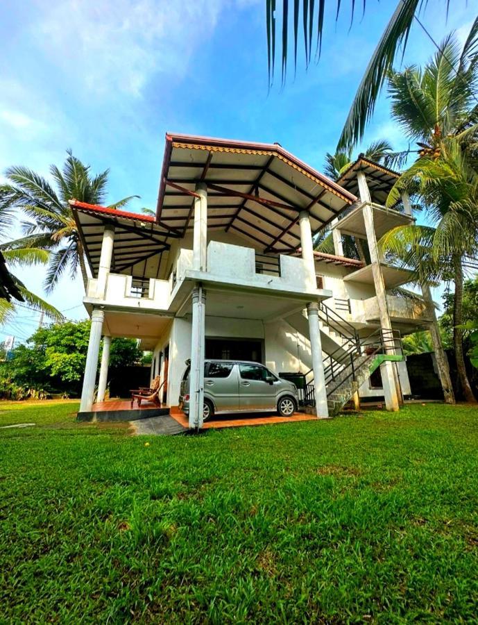 Royal Beach Villa Unawatuna Exterior foto