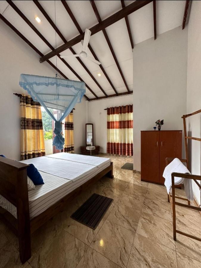 Royal Beach Villa Unawatuna Exterior foto
