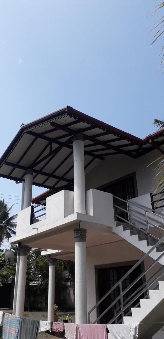 Royal Beach Villa Unawatuna Exterior foto