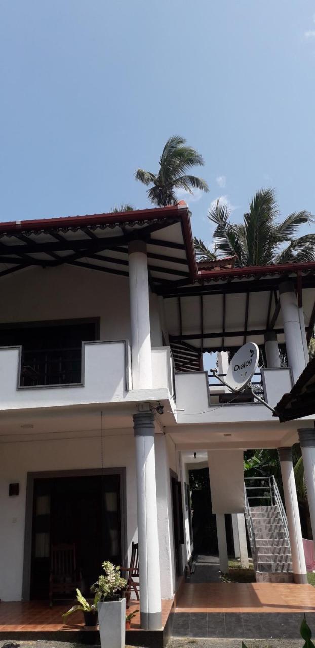 Royal Beach Villa Unawatuna Exterior foto
