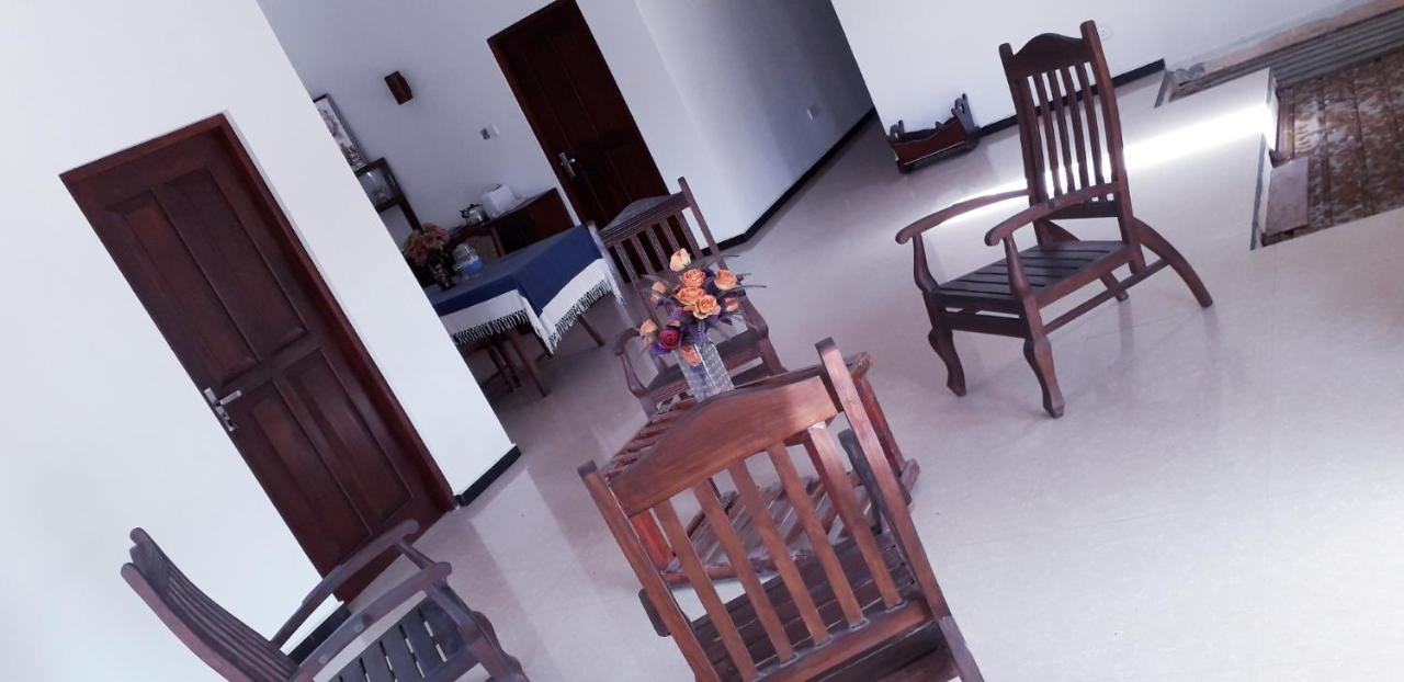 Royal Beach Villa Unawatuna Exterior foto