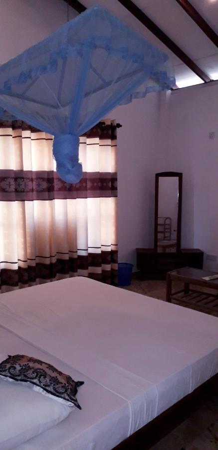 Royal Beach Villa Unawatuna Exterior foto